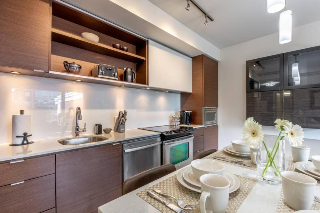 Clean 3Rd Floor Executive 1 Bedroom Apt In Old Town China Town Victoria Kültér fotó