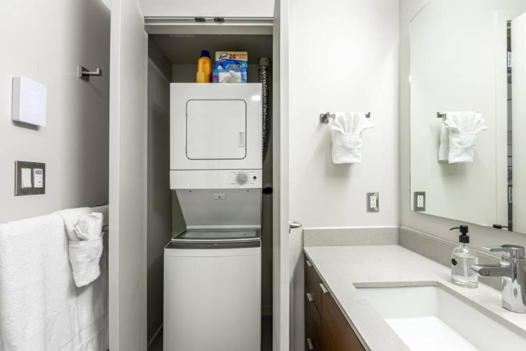 Clean 3Rd Floor Executive 1 Bedroom Apt In Old Town China Town Victoria Kültér fotó