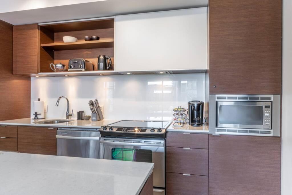 Clean 3Rd Floor Executive 1 Bedroom Apt In Old Town China Town Victoria Kültér fotó